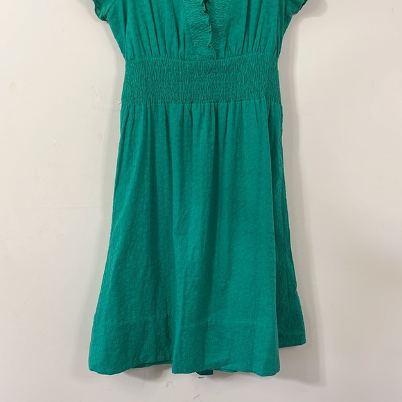 BCBG Paris Green V-Neck Cap Sleeve Tie Back Knee Length Dress 2 - Picture 3 of 11